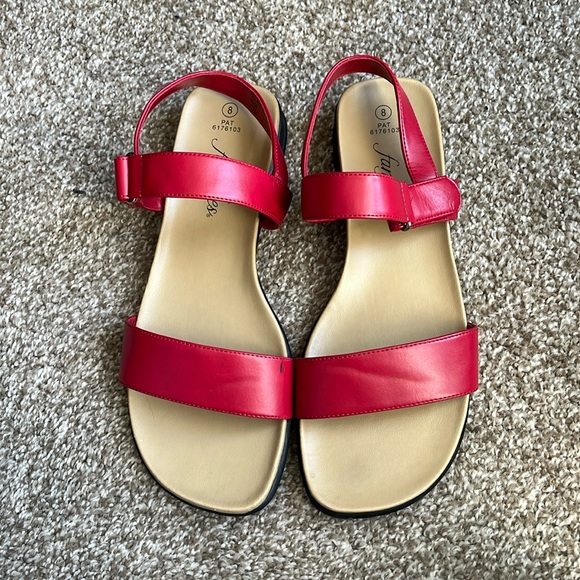 Fanfares Sandals - Picture 2 of 5